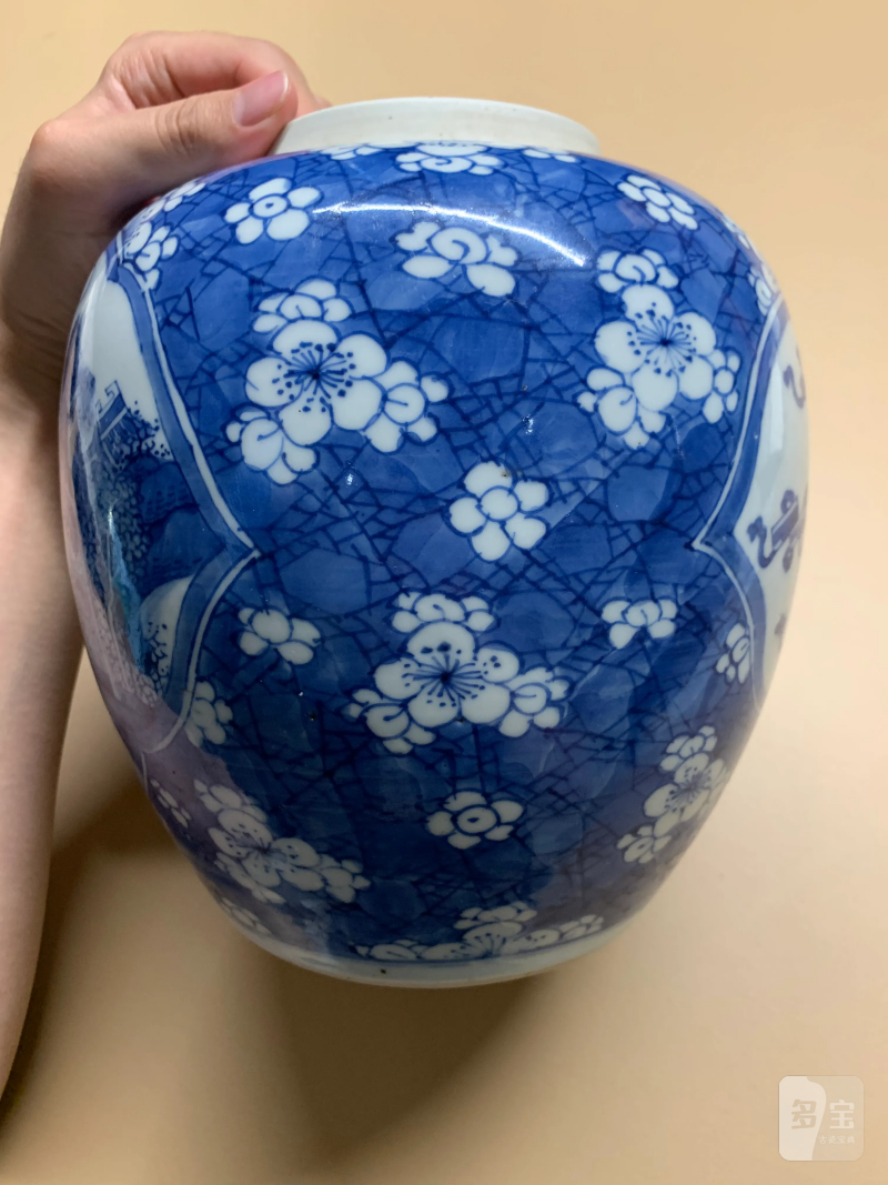 清康熙 青花冰梅开光山水人物纹罐 - 图5
